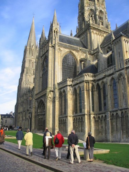 Arromanches Bayeux Caen (2)